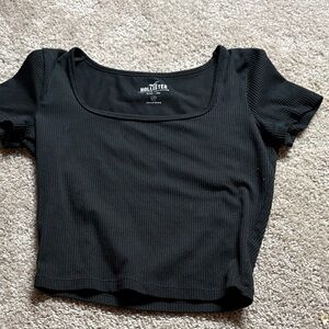 Hollister Black Ribbed Scoop-Neck Short-Sleeve Crop Top